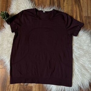 Lululemon Women’s Swiftly Tech Race Length Tee Maroon